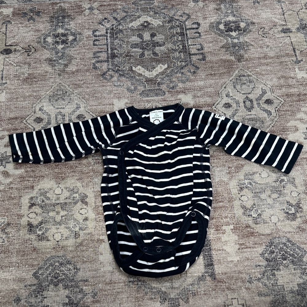 Polarn o Pyret unisex baby boys girls Striped Long Sleeve Baby Onesie sz 2-4 m